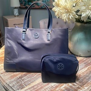 SET! Tory Burch Packable Large Ella Nylon Tote Navy // Matching makeup bag